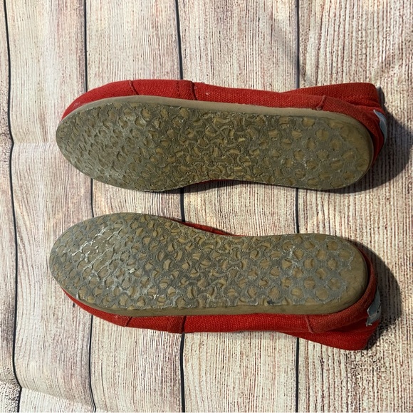 Solid Red Toms Slip On Alpargata Sneakers, Size Women’s 6 - Picture 7 of 7